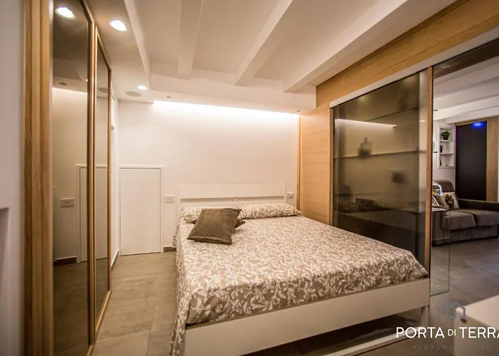 Porta Di Terra 'luxury ' Чефалу